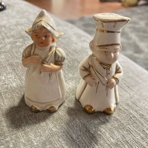 Vintage Ceramic salt and pepper shakers